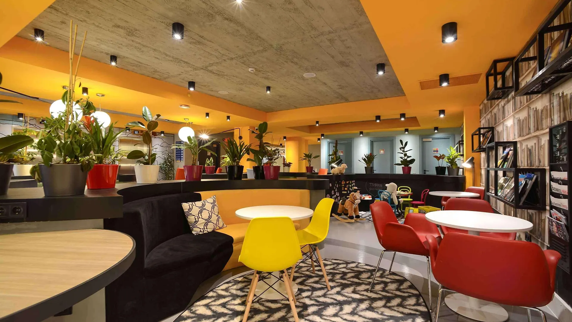 Ibis Styles Tbilisi Center 4*,